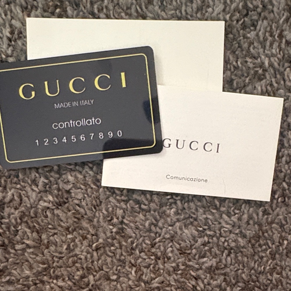 Gucci Beige Monogram Sneakers with Green and Red Highlights - Picture 3 of 4